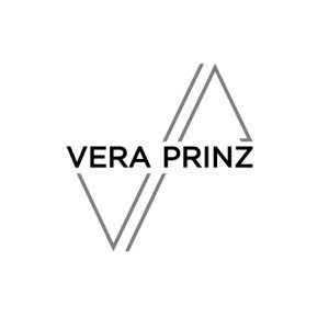 Modernes Logo für Hochzeitsfotografin Köln – Vera Prinz in kräftigem Schwarz auf klaren geometrischen Linien.