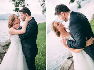 Brautpaar umarmt sich am Seeufer, schöner Moment festgehalten von Hochzeitsfotografin Köln.