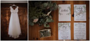 Weicheres Alt-Text-Beispiel im gewünschten Stil: Spitzenkleid am Schrank bei Hochzeit Schloss Föhren, daneben Blumen und Einladung – Hochzeitsfotografin Köln.