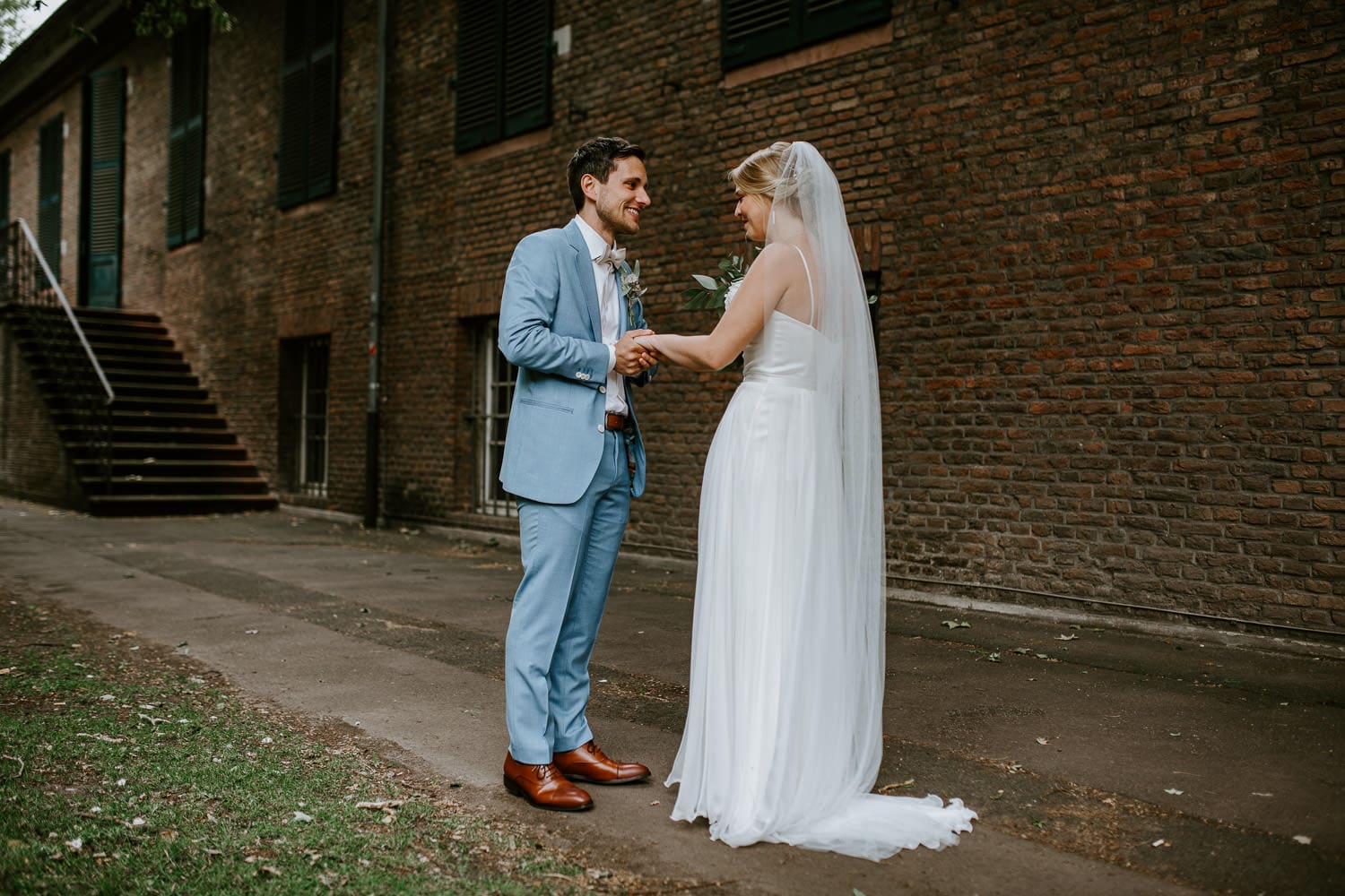 027 DSC 5937 Hochzeitsfotograf Köln Hochzeit NRW Hausboot Düsseldorf Boho Vintage Hippie Elopement Vera Prinz