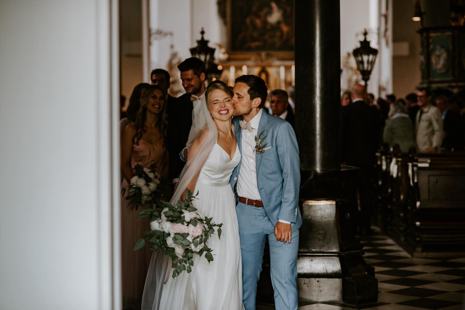 062 DSC 4771 Hochzeitsfotograf Köln Hochzeit NRW Hausboot Düsseldorf Boho Vintage Hippie Elopement Vera Prinz