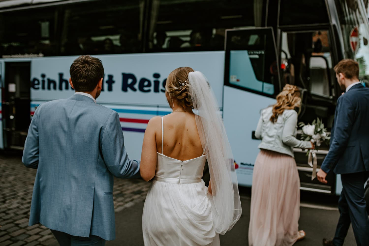 076 DSC 7478 Hochzeitsfotograf Köln Hochzeit NRW Hausboot Düsseldorf Boho Vintage Hippie Elopement Vera Prinz