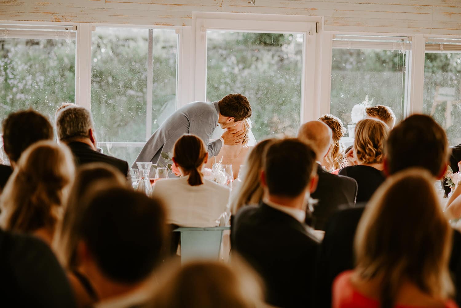 116 DSC 5249 Hochzeitsfotograf Köln Hochzeit NRW Hausboot Düsseldorf Boho Vintage Hippie Elopement Vera Prinz