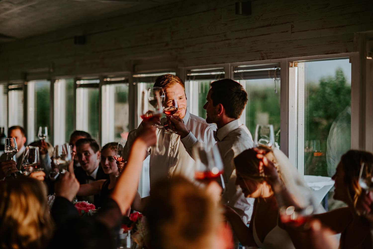 122 DSC 5441 Hochzeitsfotograf Köln Hochzeit NRW Hausboot Düsseldorf Boho Vintage Hippie Elopement Vera Prinz