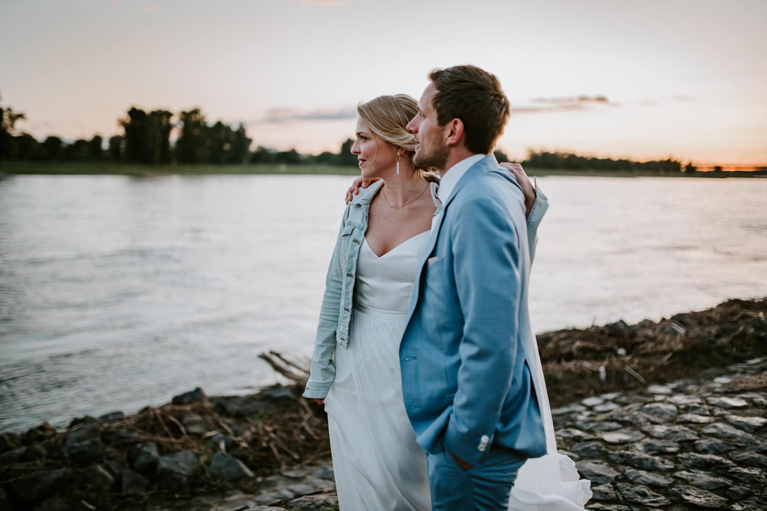 134 DSC 8031 Hochzeitsfotograf Köln Hochzeit NRW Hausboot Düsseldorf Boho Vintage Hippie Elopement Vera Prinz