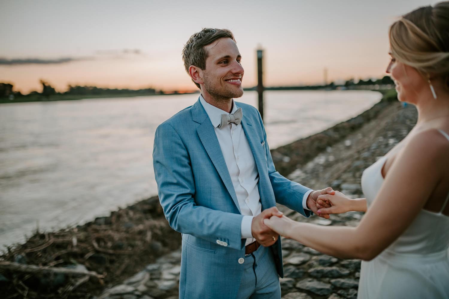 140 DSC 8113 Hochzeitsfotograf Köln Hochzeit NRW Hausboot Düsseldorf Boho Vintage Hippie Elopement Vera Prinz