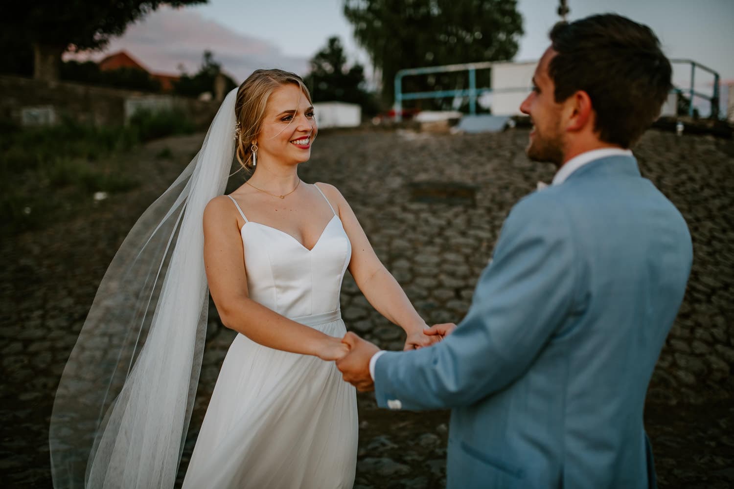 141 DSC 8120 Hochzeitsfotograf Köln Hochzeit NRW Hausboot Düsseldorf Boho Vintage Hippie Elopement Vera Prinz