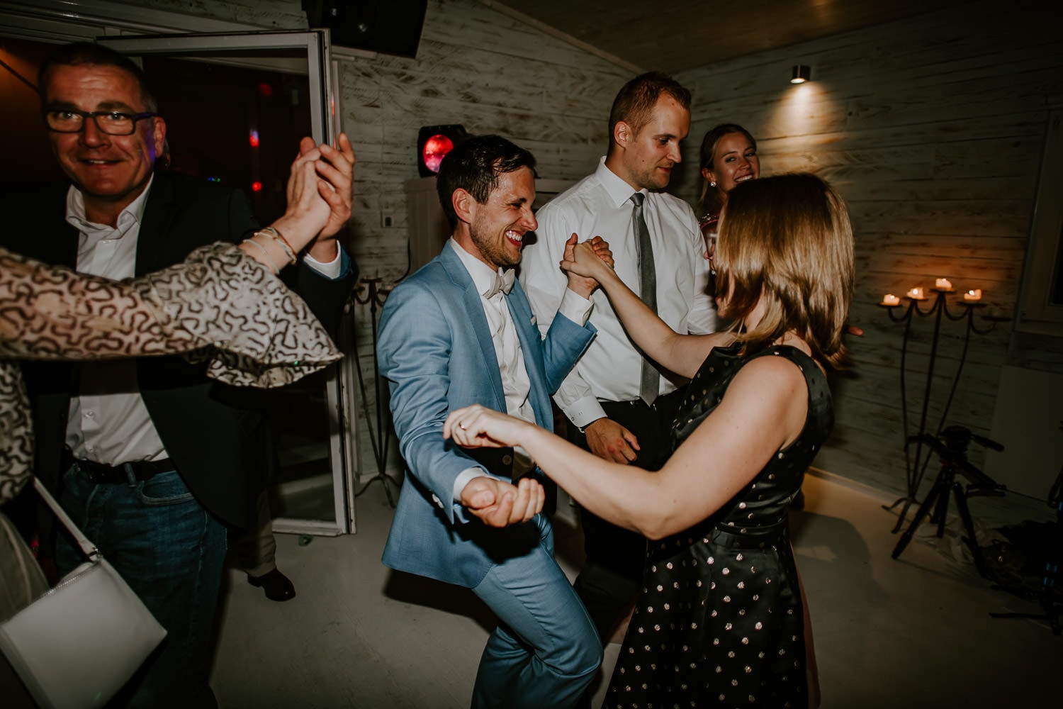 157 DSC 8570 Hochzeitsfotograf Köln Hochzeit NRW Hausboot Düsseldorf Boho Vintage Hippie Elopement Vera Prinz