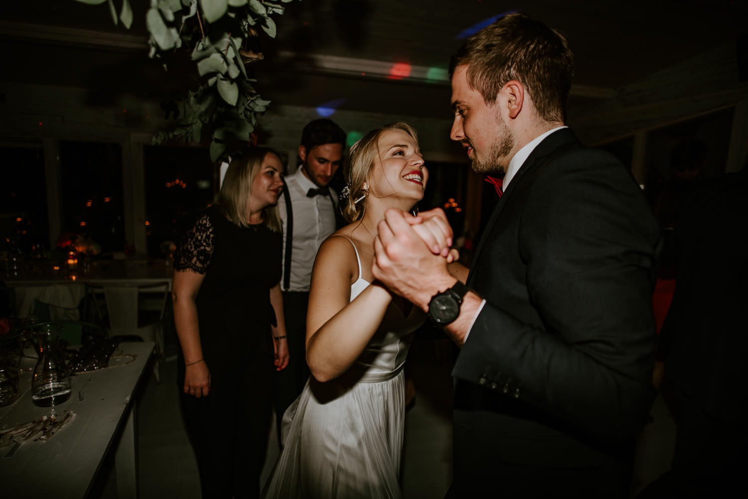 158 DSC 8596 Hochzeitsfotograf Köln Hochzeit NRW Hausboot Düsseldorf Boho Vintage Hippie Elopement Vera Prinz