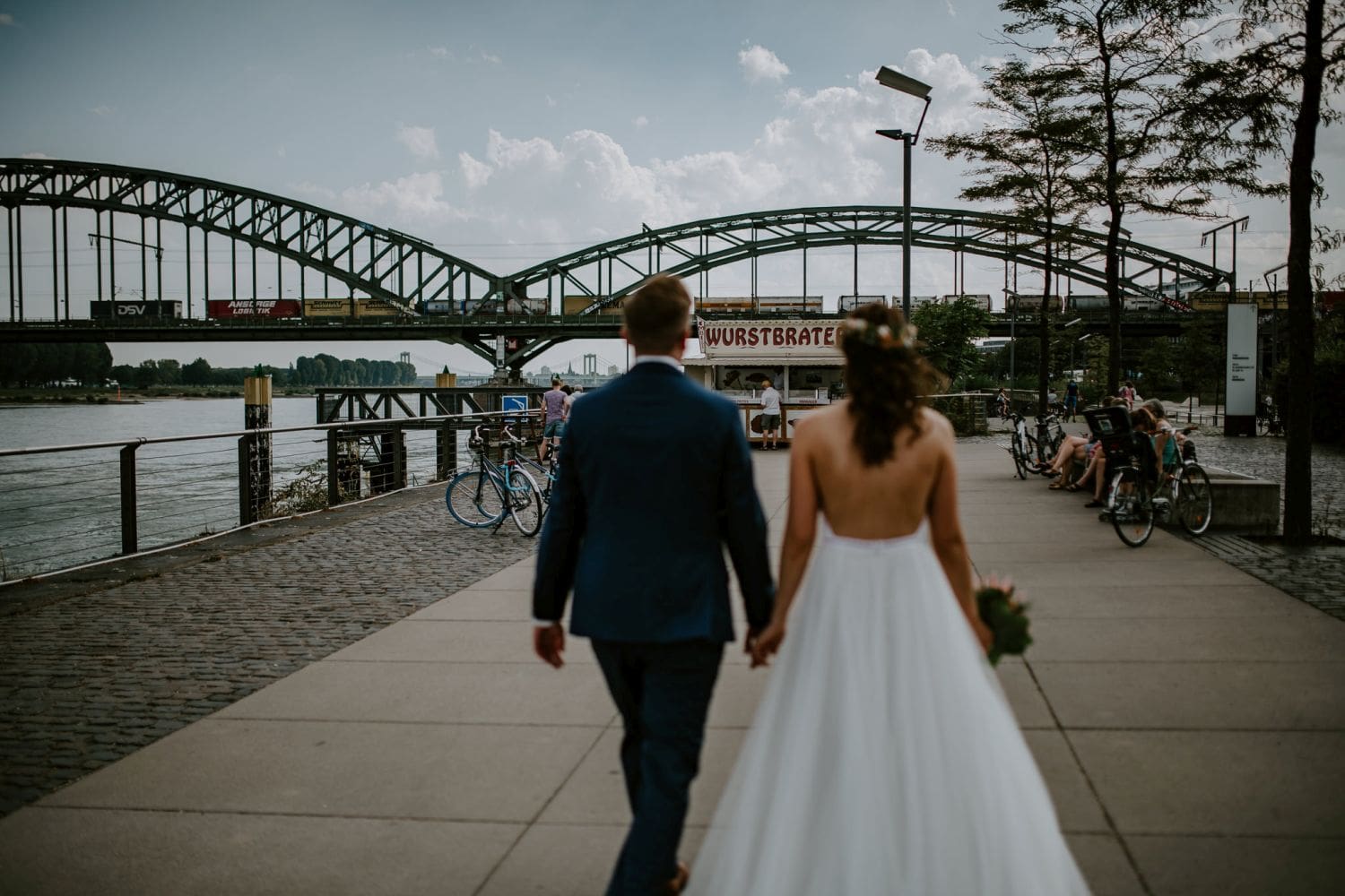 052 Hochzeitsfotograf Köln Hochzeit NRW Rarehouse Köln Rheinauhafen Boho Vintage Hippie Elopement Vera Prinz