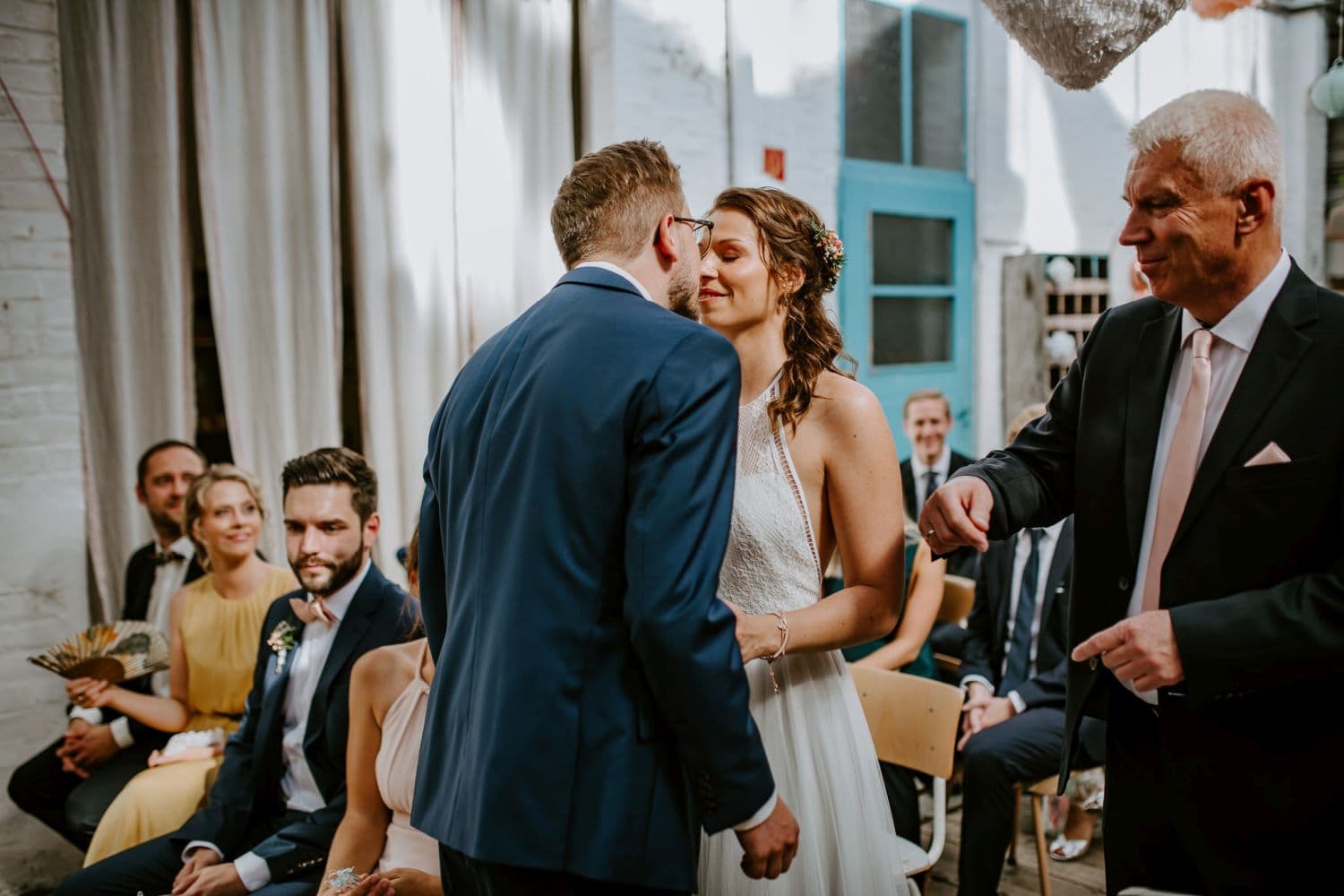 076 Hochzeitsfotograf Köln Hochzeit NRW Rarehouse Köln Rheinauhafen Boho Vintage Hippie Elopement Vera Prinz