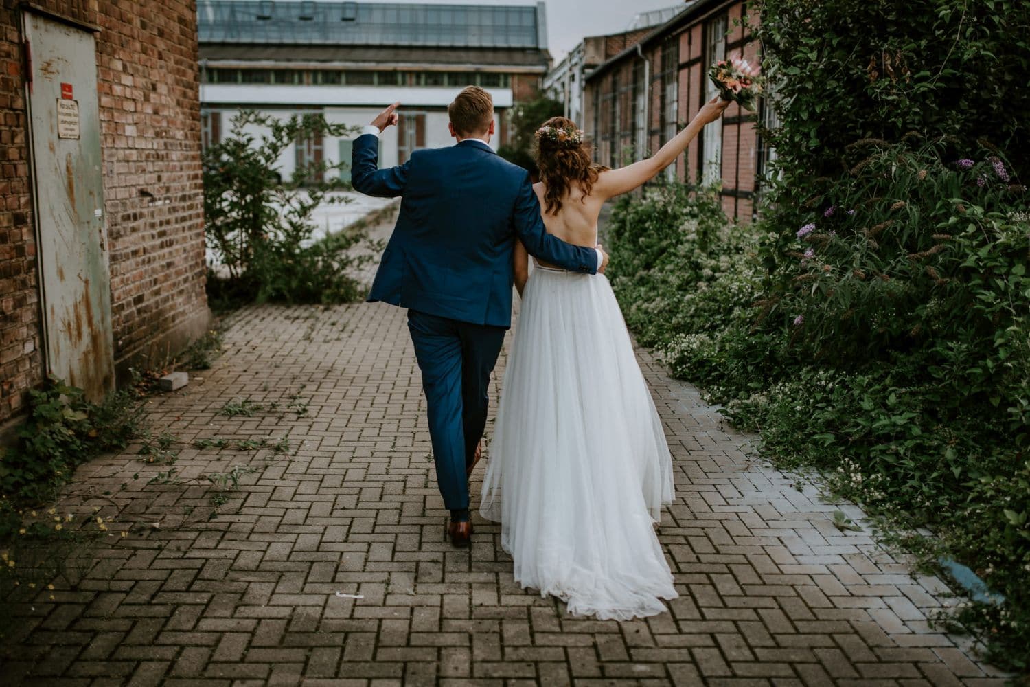 126 Hochzeitsfotograf Köln Hochzeit NRW Rarehouse Köln Rheinauhafen Boho Vintage Hippie Elopement Vera Prinz